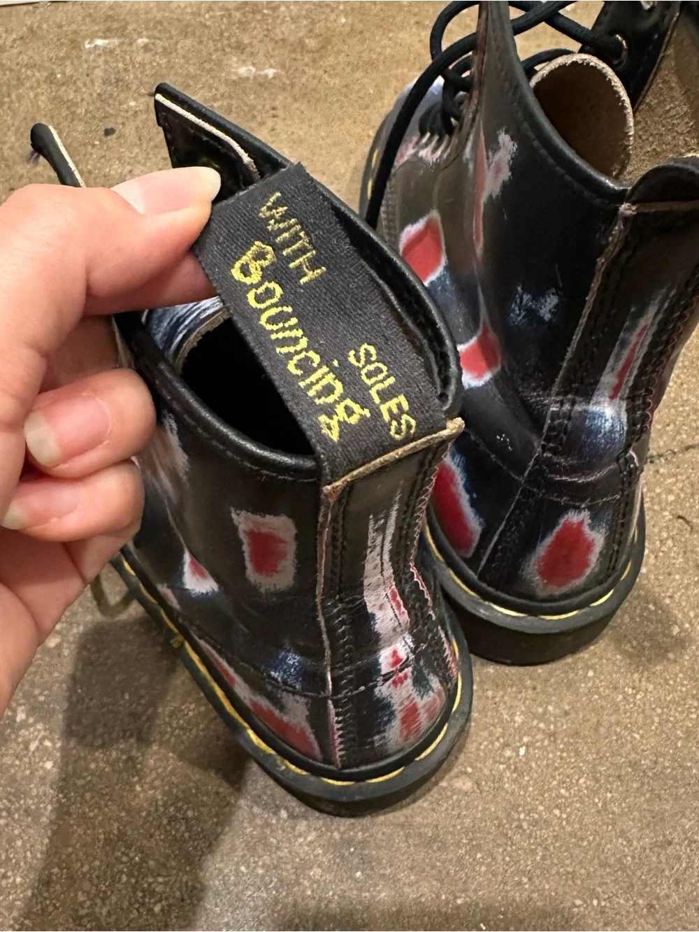 Dr. Martens Original Leather Lace-Up Boots - Picture 5 of 12